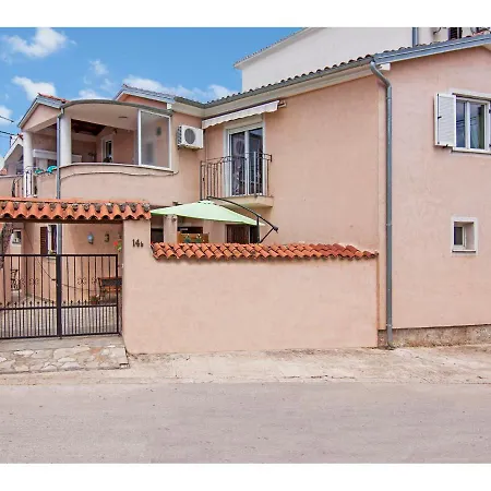 Apartment Apartman Nensi Vodnjan