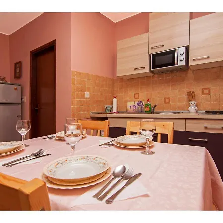 Apartman Nensi *